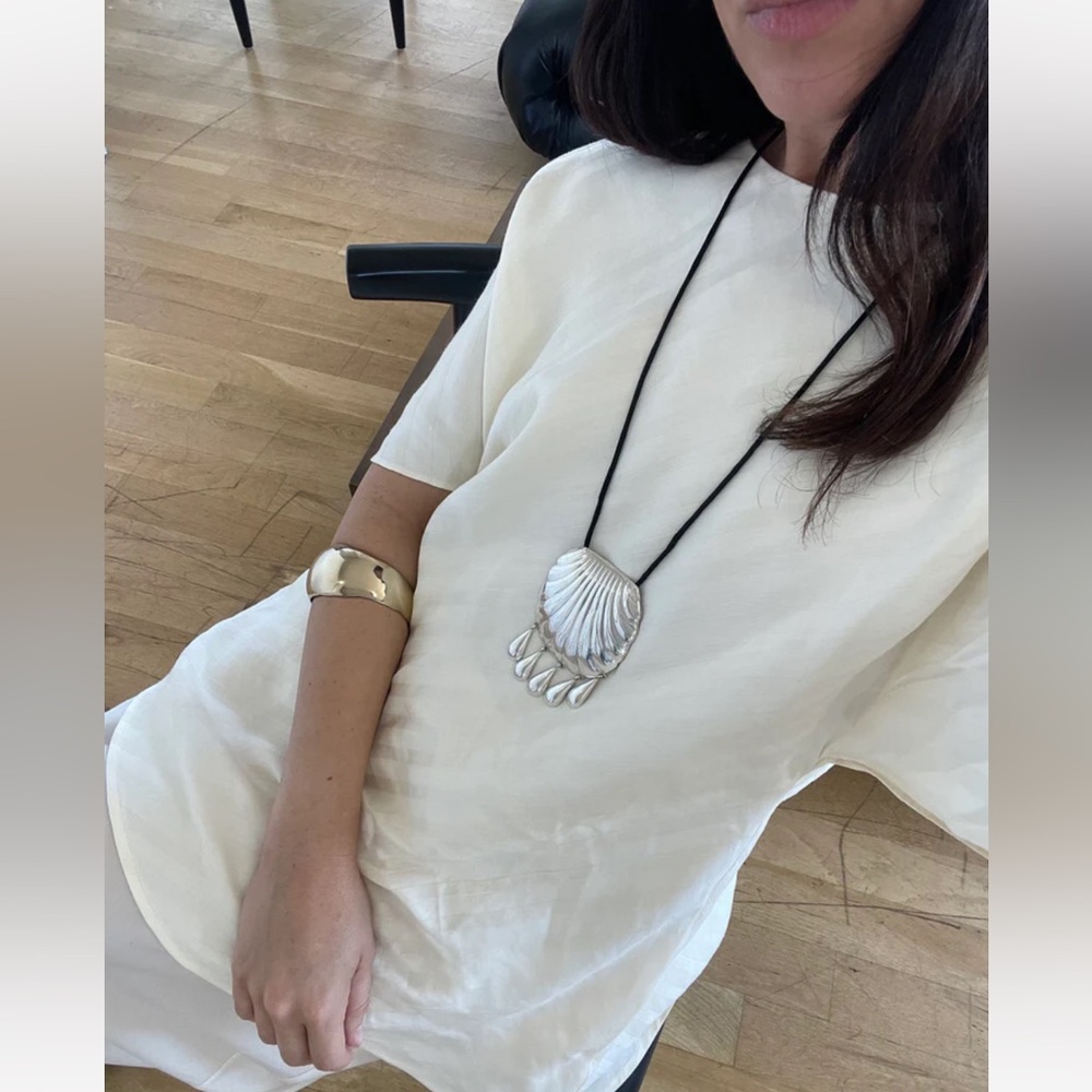 Juju Vera Petra Shell Pendant with Silver Chain - Picture 5 of 6